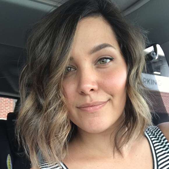 Meet your Posher, Stephanie - Picture 1 of 1